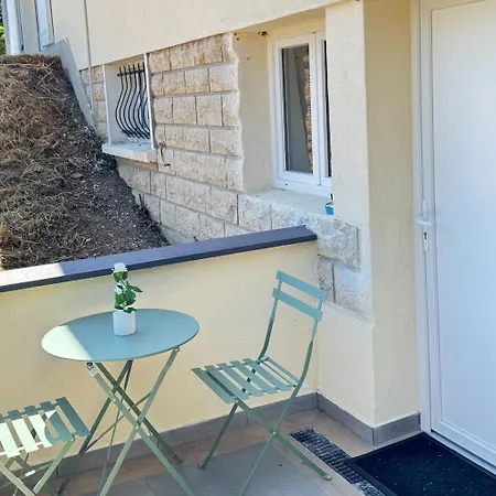 Platanes 9 - Proche - - Free Parking - Paris Apartmán